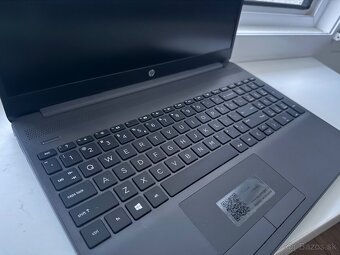 Predám ako nový pocitac HP - 3
