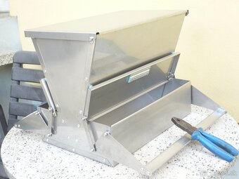 Krmítko pre sliepky - nerezové - 3