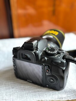 Nikon D3100 - 3
