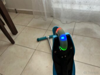 Predám detskú svietaciu kolobežku - 3