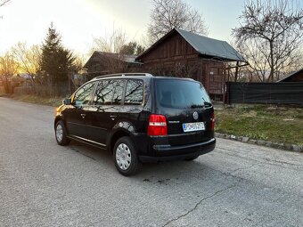 Volkswagen Touran Van 2.0 TDI Highline - 3