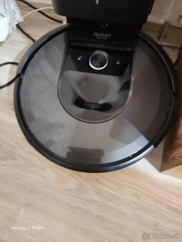 Robotický vysávač iRobot Roomba i7+ - 3