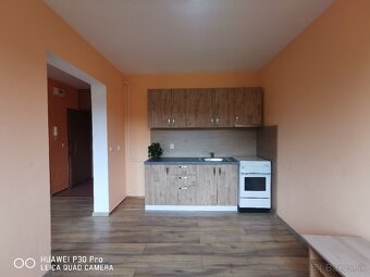 Prenájom 1 izbový byt ul. Veľkonecpalská PRIEVIDZA - 3