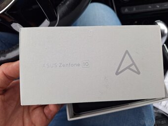 ASUS Zenfone 10 - 3