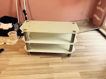 Sklenený stolík pod tv - 3