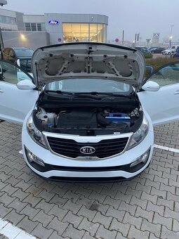 Kia Sportage 2.0 CRDI, 100 kW, automatic 4x4 - 3
