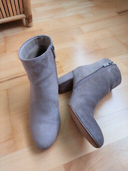 Prechodne cizmicky 38 - CCC - 3