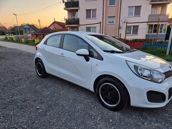 Kia rio - 3