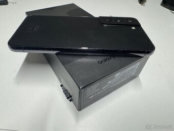 Samsung Galaxy S22 – čierny - 3