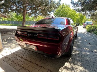 Dodge Challenger Scat Pack na prenájom - 3