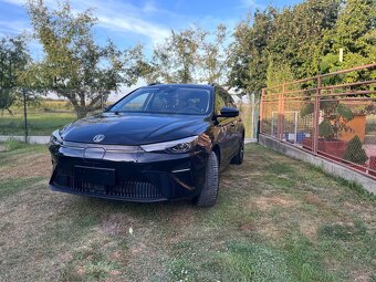 MG 5 Electric Luxury (2023) - 3
