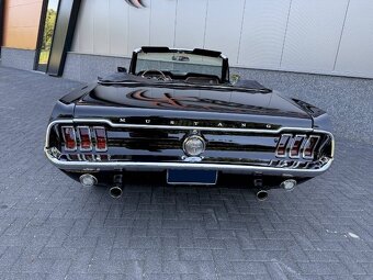 Ford Mustang Convertible z roku 1968 - 3