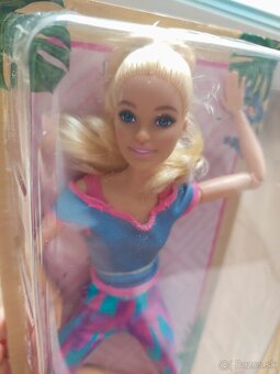 Babika Barbie made to move - 3