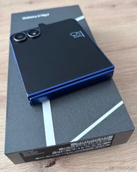 SAMSUNG GALAXY Z FLIP 7 - 3