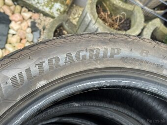 245/45 R18 - 3