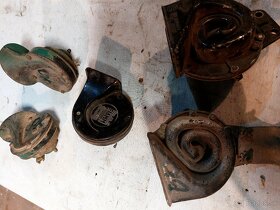 vrtula š 1203,kryt baterky,klaksony - 3