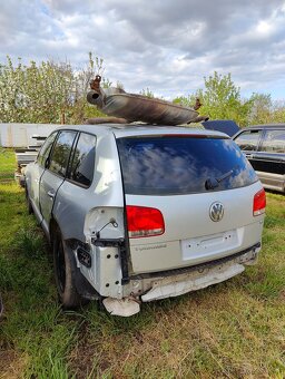 Rozpredám VW Touareg 7L 3.2 VR6 na diely - 3