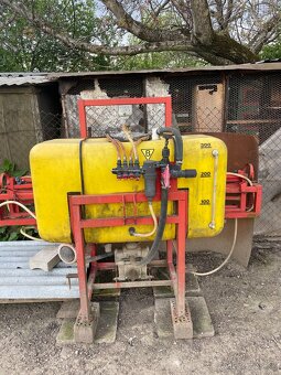 Nesený postrekovač za traktor - 3