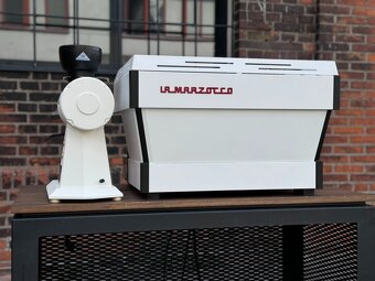 Kávovar La Marzocco Linea PB 2AV - 1 měsíc v provozu - 3