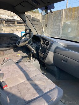 Predám Kia 2500 rok 2005 6 miestne - 3