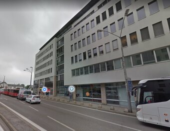 Obchodné priestory v tesnej blízkosti Prezidentského paláca, - 3