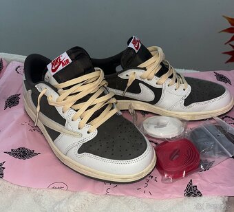 Nike Air Jordan 1Retro Low - 3