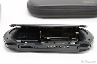 Sony PSP E1004 Street + nabíjačka + 4GB karta + púzdro - 3
