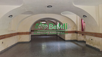 Kaštieľ v Maďarsku s veľkým pozemkom- 112 600,-Eur - 3