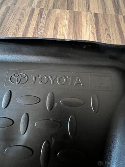 Toyota Verso - vaňa do kufra - 3