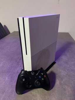 Xbox One S - 3