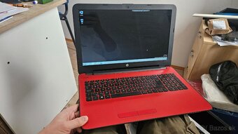Starší HP notebook s SSD diskom - 3