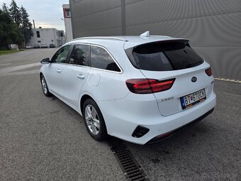 Kia Cee’d Sporty Wagon 1.6 CRDi MHEV Gold A/T - 3