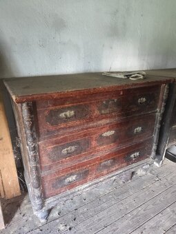 Starožitný nabytok - 3