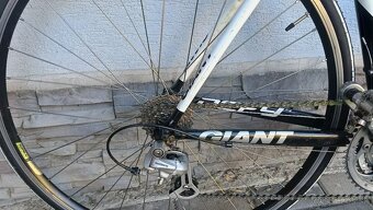 Giant Defy 4 - 3