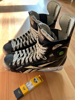 Hokejové korčule reebok us 10,5 + šnúrky howies - 3