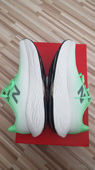 NEW BALANCE Fresh Foam 1080 V14 Zelená - pánska cestná bežec - 3
