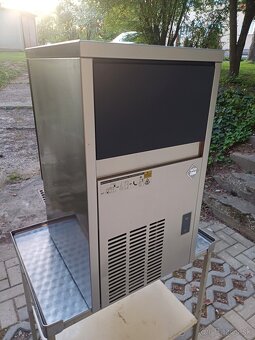 Vyrobnik ľadu - 3