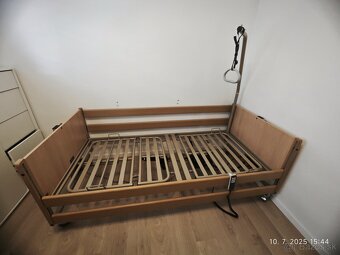 Polohovateľná elektricka posteľ - 3