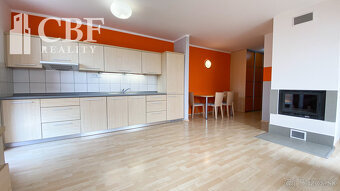 Priestranný 2-izbový apartmán v centre Popradu s parkovaním - 3