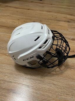 Hokejová prilba - 3