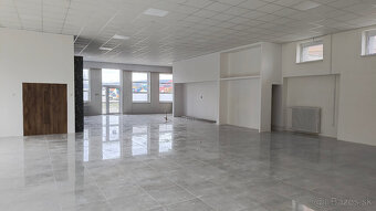 Obchodný priestor. - 3