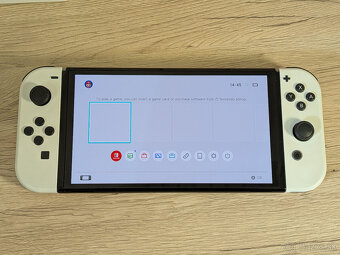 Nintendo Switch OLED, hra FIFA 23 - 3