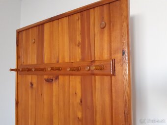 Vešiaková stena - 3