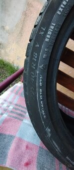 225/40 R18 - 3