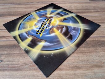 Lp STRYPER - The Yellow and Black Attack - 3
