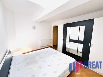 REZERVOVANÝ, 2-izbový podkrovný byt, centrum Skalice - 3