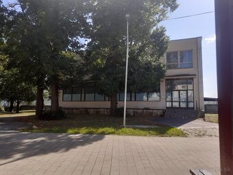 Priemyselná budova v Partizánskom - 3