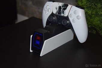 PlayStation 5 DualSense Charging Station - 3