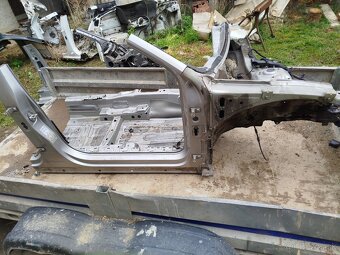 Pravá predná štvrtka Passat b8 nápravnica - 3