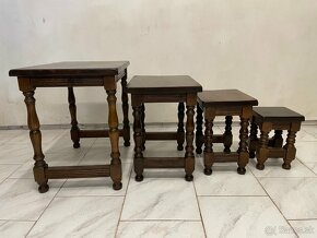 Set starožitných stolků v koloniálním stylu - 3